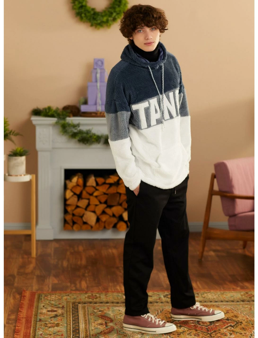 HUNIVERS Our Universe Star Wars Ahsoka Tano Color-Block Sherpa Hoodie Her Universe Exclusive 2 HUNIVERS Our Universe Star Wars Ahsoka Tano Color-Block Sherpa Hoodie Her Universe Exclusive - Image 2