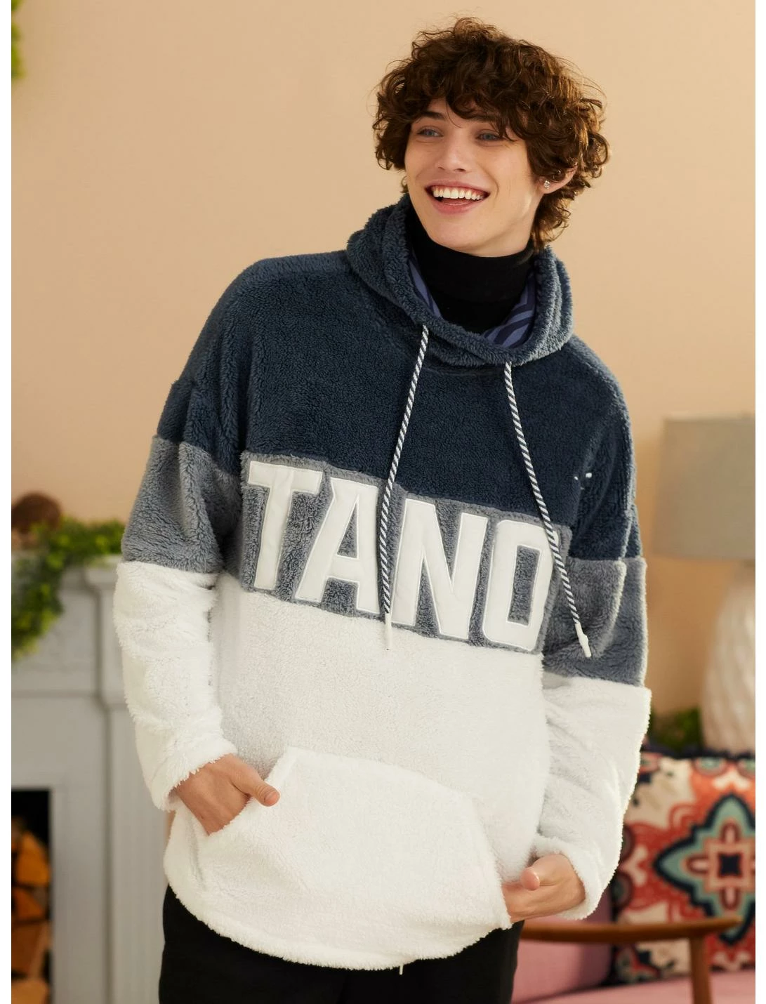 HUNIVERS Our Universe Star Wars Ahsoka Tano Color-Block Sherpa Hoodie Her Universe Exclusive 1 HUNIVERS Our Universe Star Wars Ahsoka Tano Color-Block Sherpa Hoodie Her Universe Exclusive