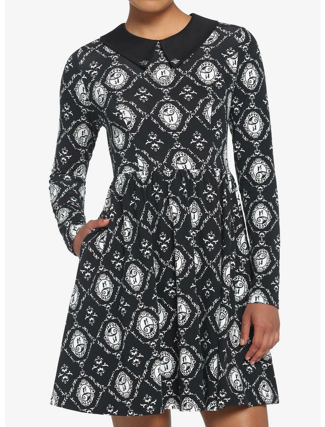 HUNIVERS The Nightmare Before Christmas Jack & Sally Cameo Dress 1 HUNIVERS The Nightmare Before Christmas Jack & Sally Cameo Dress