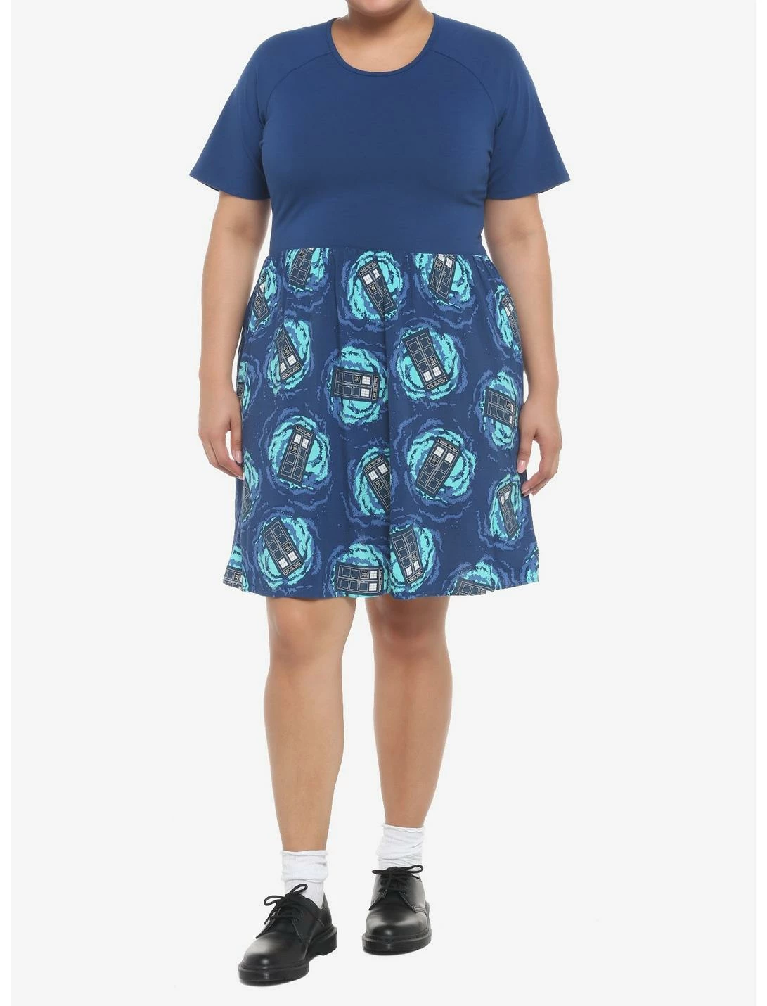 HUNIVERS Her Universe Doctor Who TARDIS Dress Plus Size 2 HUNIVERS Her Universe Doctor Who TARDIS Dress Plus Size - Image 2