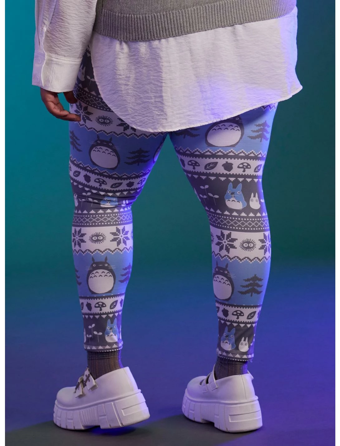 HUNIVERS Her Universe Studio Ghibli My Neighbor Totoro Holiday Fair Isle Leggings Plus Size 3 HUNIVERS Her Universe Studio Ghibli My Neighbor Totoro Holiday Fair Isle Leggings Plus Size - Image 3