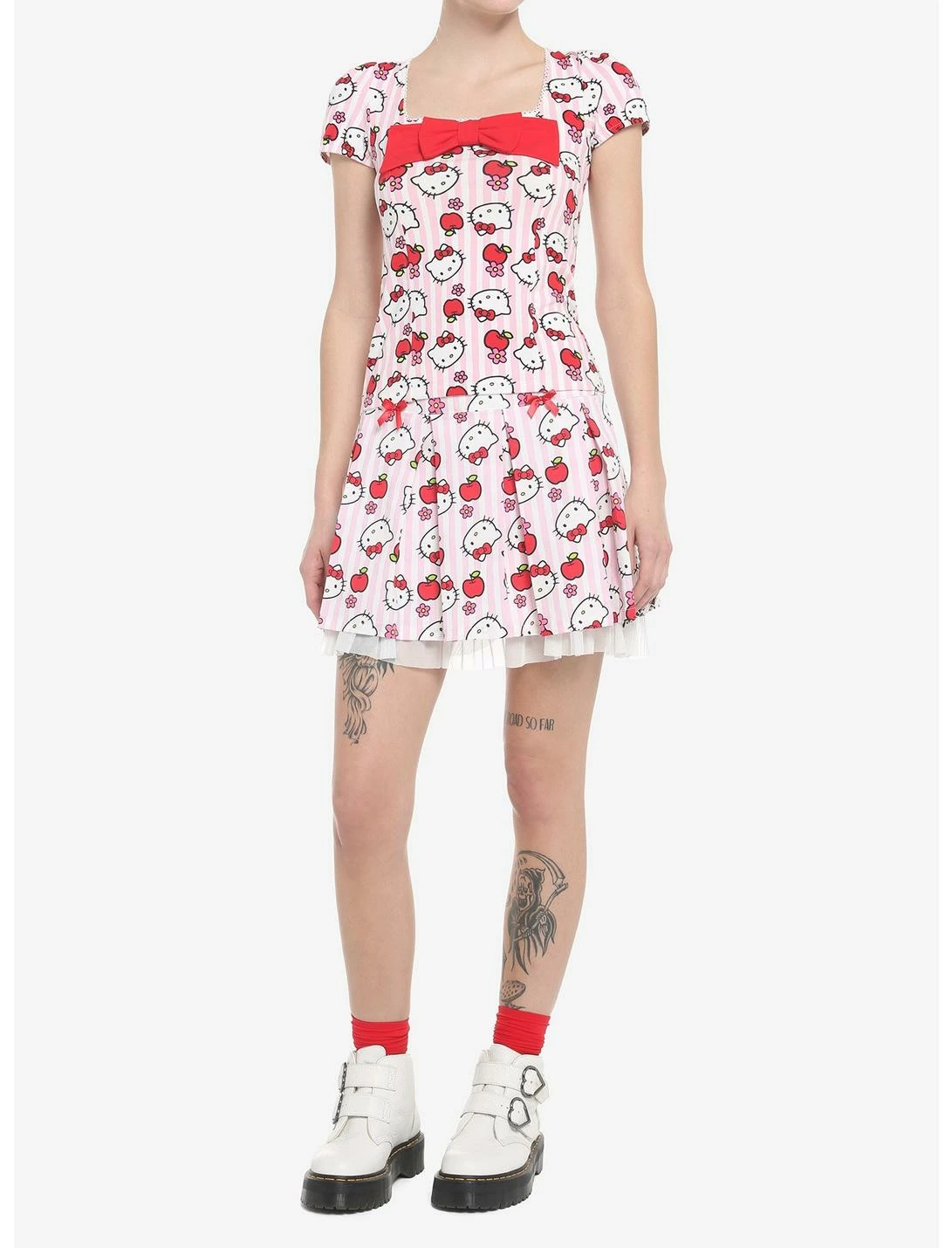 HUNIVERS Hello Kitty Apple Stripe Pleated Skirt 3 HUNIVERS Hello Kitty Apple Stripe Pleated Skirt - Image 3