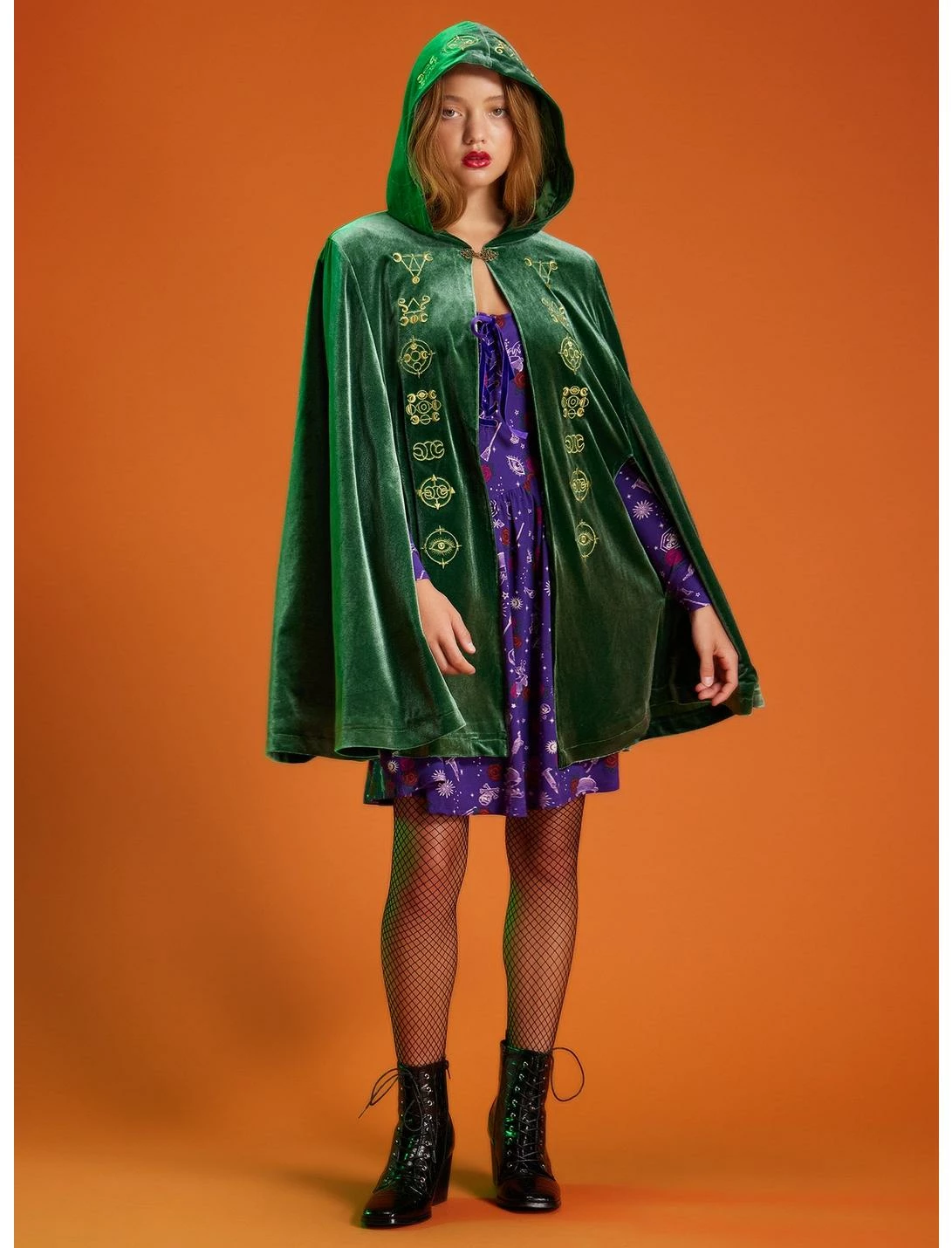 HUNIVERS Her Universe Disney Hocus Pocus Winifred Velvet Hooded Cape 2 HUNIVERS Her Universe Disney Hocus Pocus Winifred Velvet Hooded Cape - Image 2