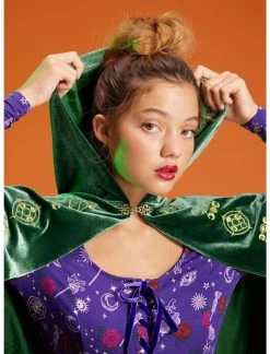 HUNIVERS Her Universe Disney Hocus Pocus Winifred Velvet Hooded Cape 7 HUNIVERS Her Universe Disney Hocus Pocus Winifred Velvet Hooded Cape -Dresses Online Store 19426340 av3