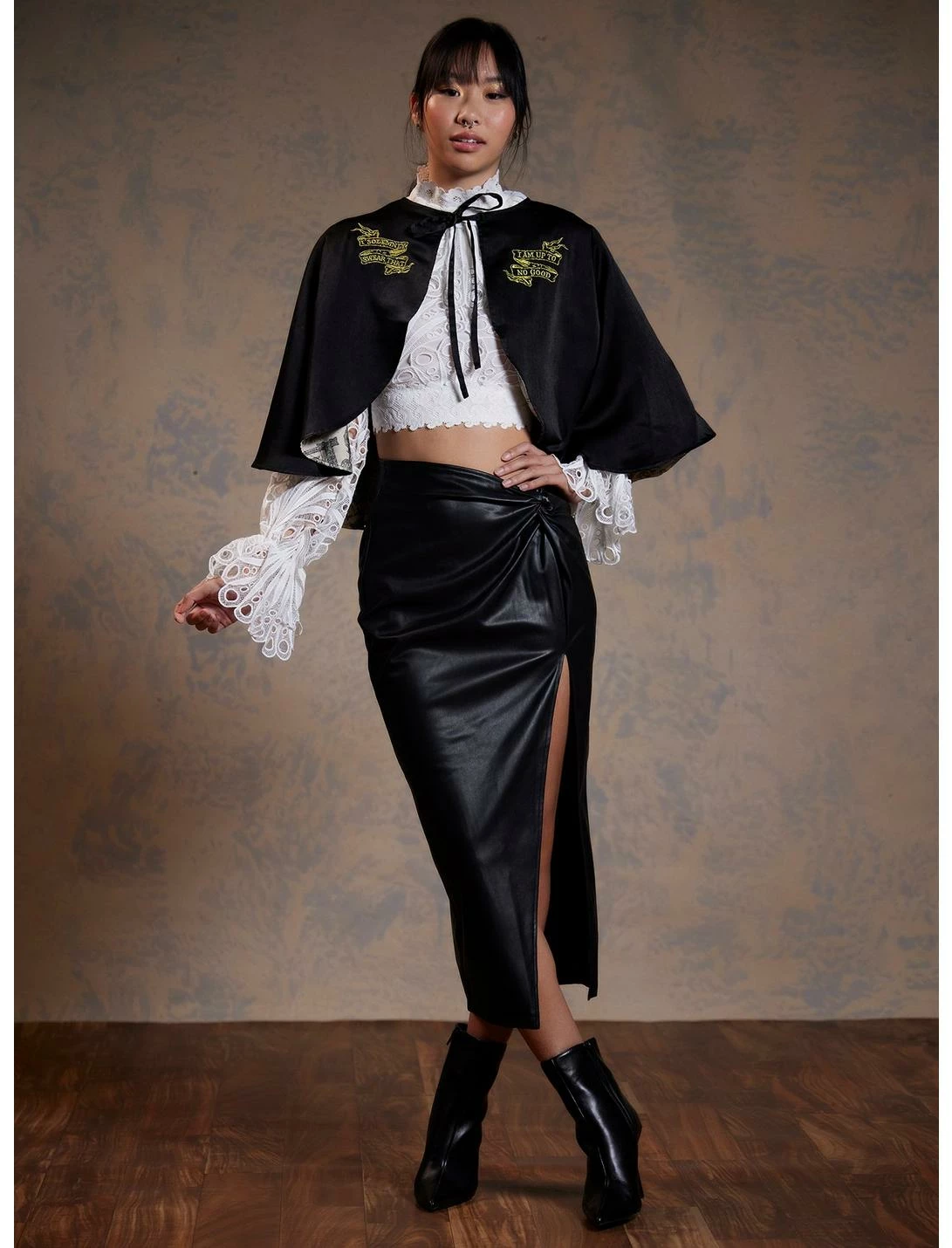 HUNIVERS Harry Potter Marauder's Map Capelet 2 HUNIVERS Harry Potter Marauder's Map Capelet - Image 2