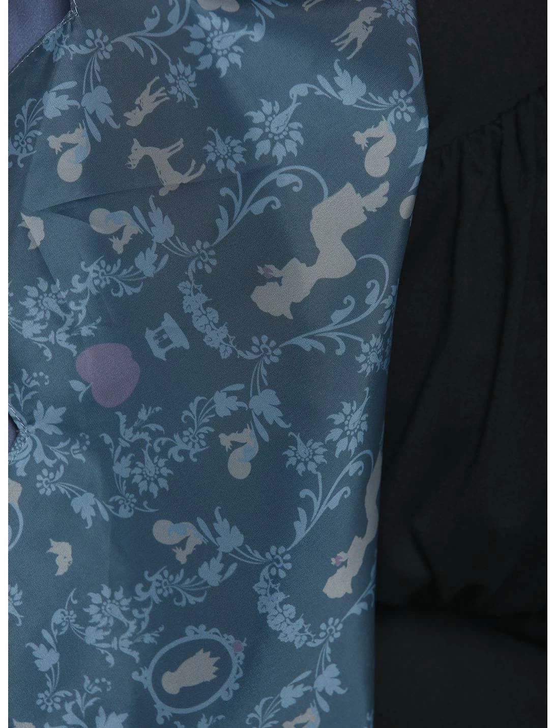 HUNIVERS Her Universe Disney Snow White And The Seven Dwarfs Capelet Plus Size 4 HUNIVERS Her Universe Disney Snow White And The Seven Dwarfs Capelet Plus Size - Image 4