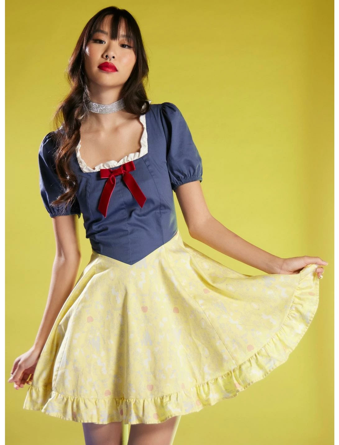 HUNIVERS Her Universe Disney Snow White And The Seven Dwarfs Sweetheart Dress 1 HUNIVERS Her Universe Disney Snow White And The Seven Dwarfs Sweetheart Dress