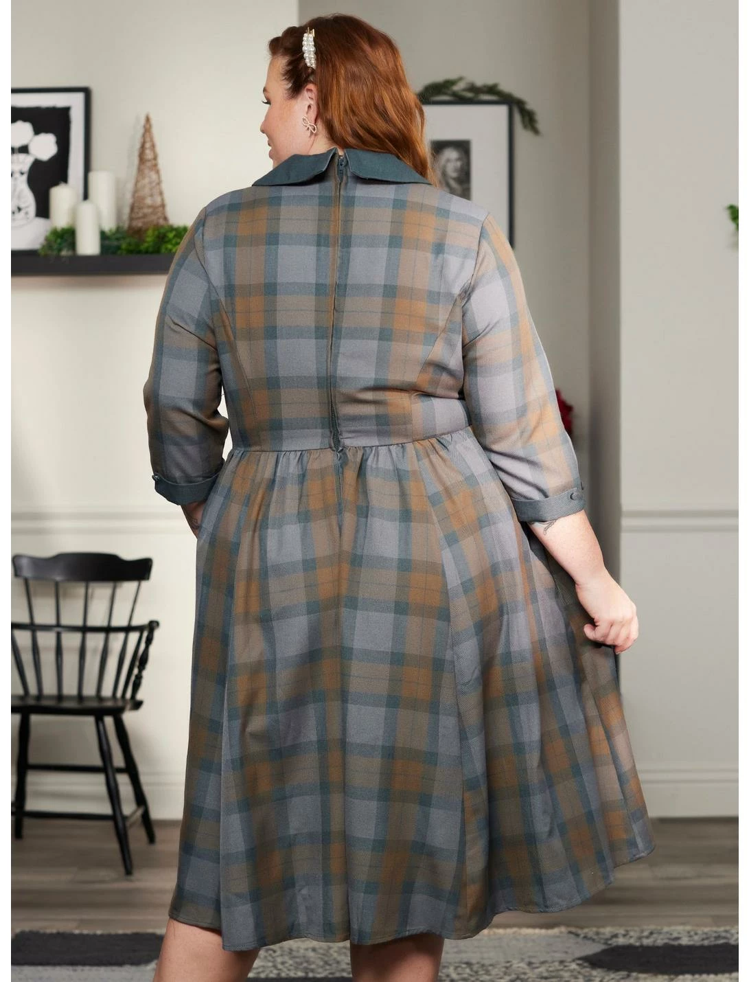 HUNIVERS Her Universe Outlander Tartan Plaid Swing Dress Plus Size 3 HUNIVERS Her Universe Outlander Tartan Plaid Swing Dress Plus Size - Image 3